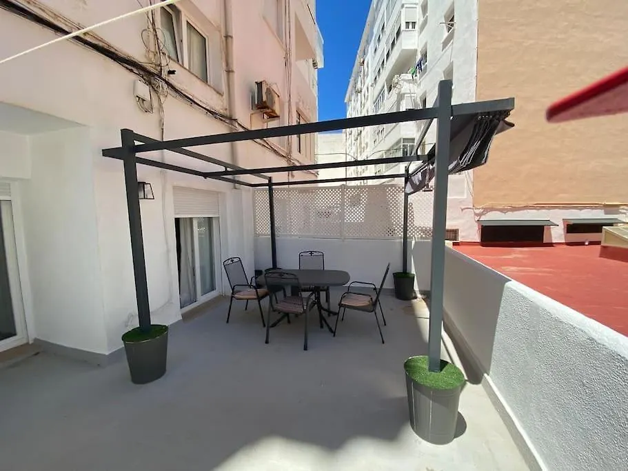 El Refugio Que A Todos Encanta Cádiz 0*,  Spanien
